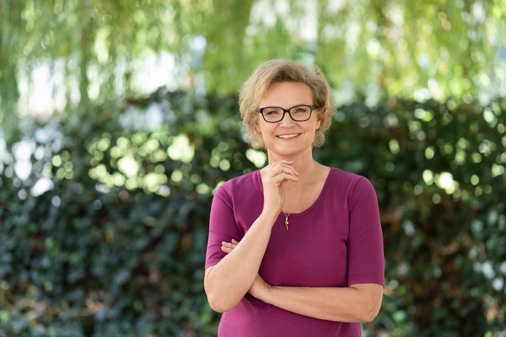 Heilpraktikerin Arite Winkler in ihrer Praxis in Dresden